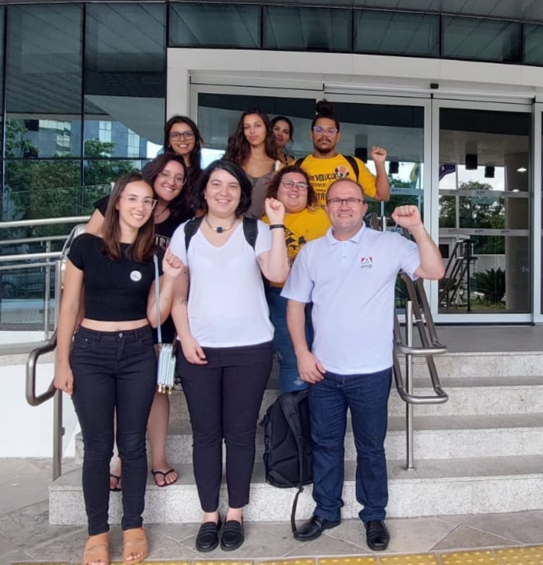 ADUFRGS-Sindical participa de reunião com estudantes da UFRGS e MPF